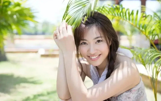 社员出道的市川雅美ins美图合集,外形靓丽的OL!