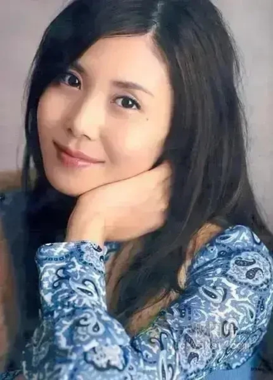 松岛菜菜子20年前的美貌再次引热议，不愧是“日剧女神”