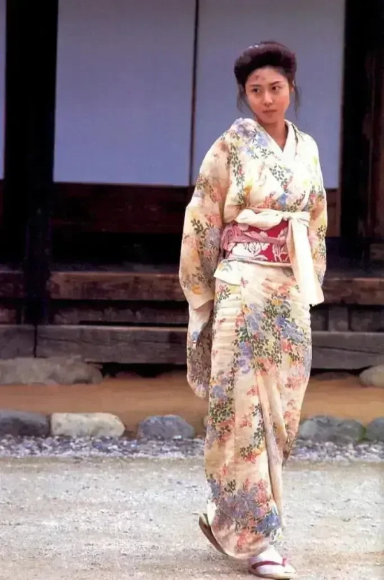 松岛菜菜子20年前的美貌再次引热议，不愧是“日剧女神”