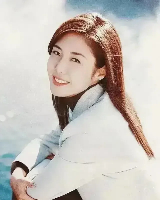 松岛菜菜子20年前的美貌再次引热议，不愧是“日剧女神”