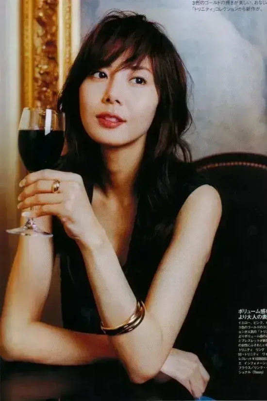 松岛菜菜子20年前的美貌再次引热议，不愧是“日剧女神”