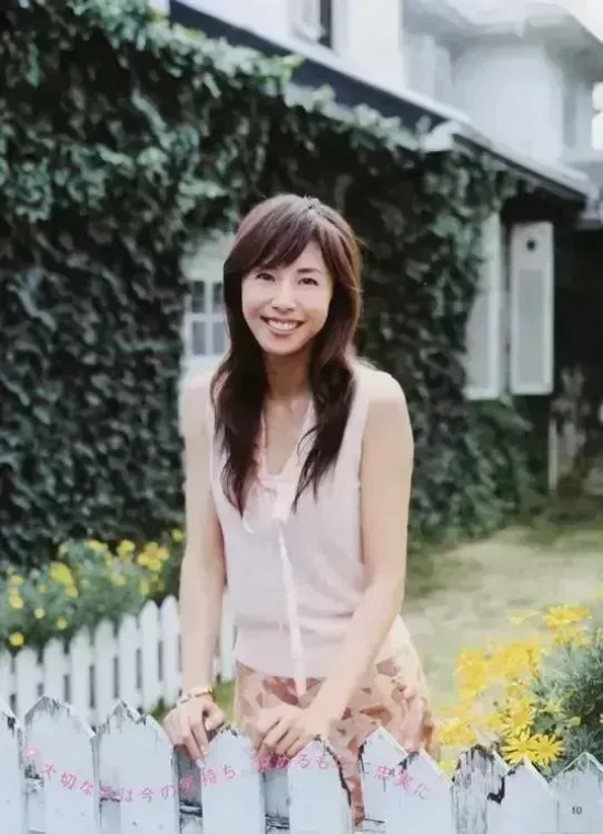 松岛菜菜子20年前的美貌再次引热议，不愧是“日剧女神”