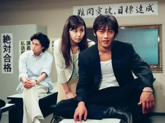 松岛菜菜子20年前的美貌再次引热议，不愧是“日剧女神”