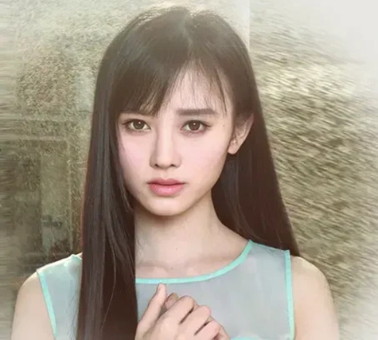 “4000年一遇美女”鞠婧祎，近期她的千禧辣妹妆再引潮流