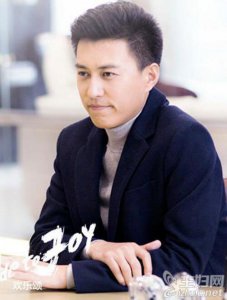 ​靳东现实中的老婆是谁 靳东老婆李佳个人资料背景介绍