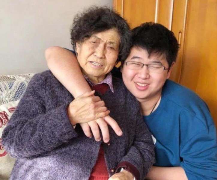 倪萍的儿子和女儿现状 倪萍不管对儿子还是女儿都很愧疚