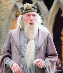 ​“邓布利多”扮演者遗产全留给原配，情人及私生子未得分文