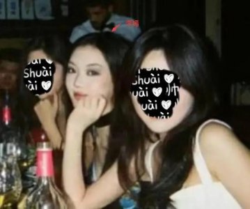 ​18岁李嫣近照曝光！兔唇疤痕全消失，气场强大身材高挑，特像王菲