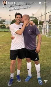 ​哥俩好！卡卡晒与阿德里亚诺贴面亲吻照：爱你，我的朋友