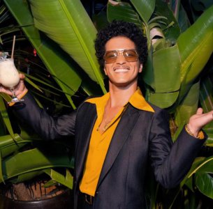 ​媒体曝“火星哥”欠赌场5000万美元，或需靠驻唱还债