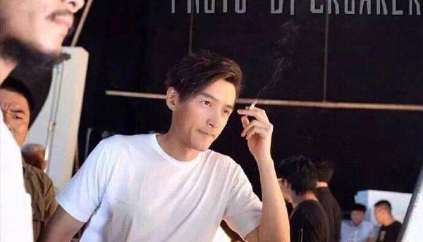 娱乐抽烟的艺人 有哪些明星抽烟  3