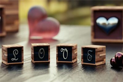 ​头顶正中有痣的女人