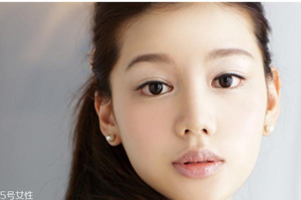 如何美白皮肤小窍门 摆脱暗沉黑皮肤的方法