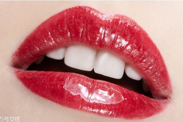 嘴唇干燥怎么办 护唇小贴士 嘴唇干燥怎么办 护唇小贴士