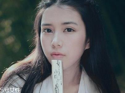 粉饼和散粉分别适合什么肤质 不同肤质适合粉饼牌子推荐