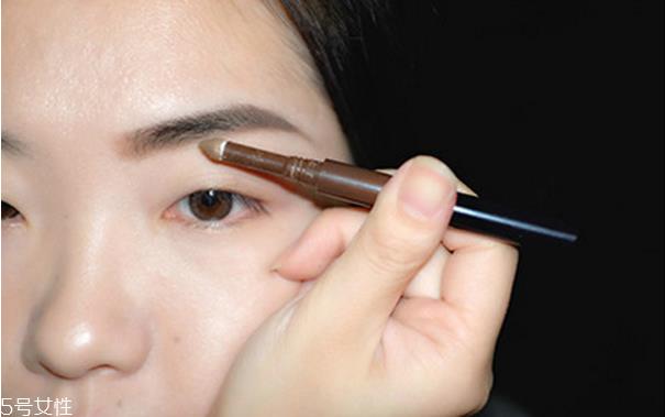 秋天画什么眉毛好看 眉毛画法教程