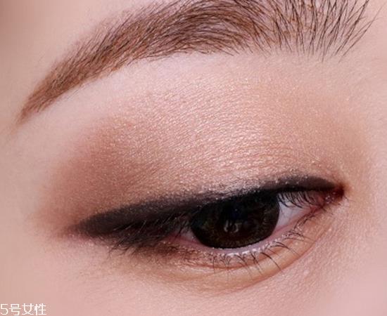 大地色眼妆怎么画教程 大地色眼影画法生活妆步骤图