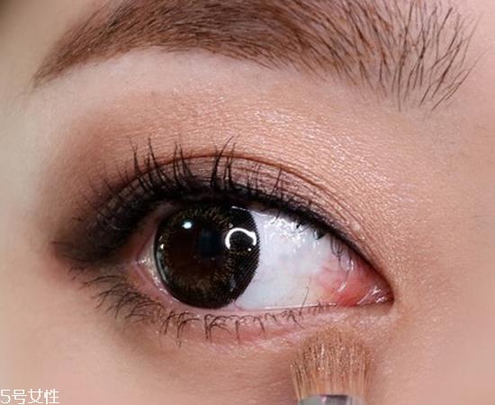 大地色眼妆怎么画教程 大地色眼影画法生活妆步骤图