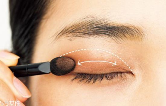 大地色眼妆怎么画教程 大地色眼影画法生活妆步骤图