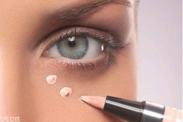 怎么遮黑眼圈效果最好 口碑超好的遮瑕产品推荐 怎么遮黑眼圈效果最好 口碑超好的遮瑕产品推荐