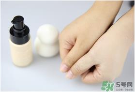 植村秀小灯泡粉底液色号 植村秀小灯泡粉底液试色 植村秀小灯泡粉底液色号 植村秀小灯泡粉底液试色