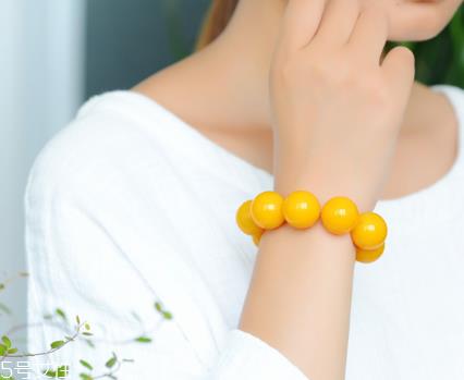 蜜蜡手串适合什么人带？蜜蜡手串适合人群