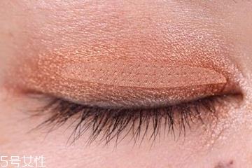 双眼皮贴会看出来吗 主要看技术