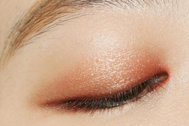 眼妆对眼睛有影响吗 眼妆对于妆容的重要性