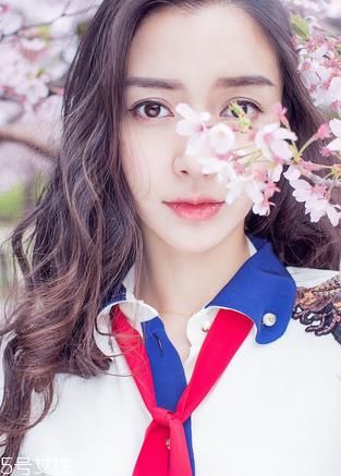 染发长出黑发怎么办?补色来帮你 染发长出黑发怎么办?补色来帮你