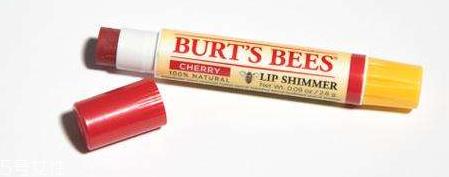 护唇膏可以补妆吗 护唇膏的正确补妆方法