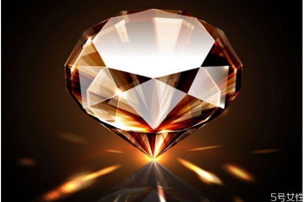 钻石的颜色和级别有关系吗 钻石用有几种颜色呢 钻石的颜色和级别有关系吗 钻石用有几种颜色呢