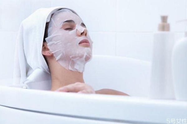 脸部缺水的时候敷面膜就有刺痛感么 敷面膜脸上有刺痛感 脸部缺水的时候敷面膜就有刺痛感么 敷面膜脸上有刺痛感