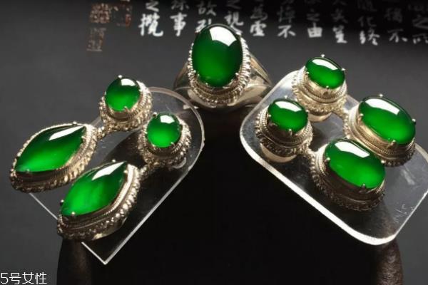 帝王绿翡翠怎么鉴定 学会辨认真假
