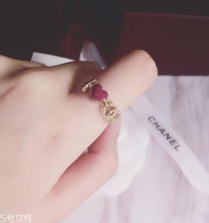 戒指可以戴左手吗？戒指能不能戴在左手？