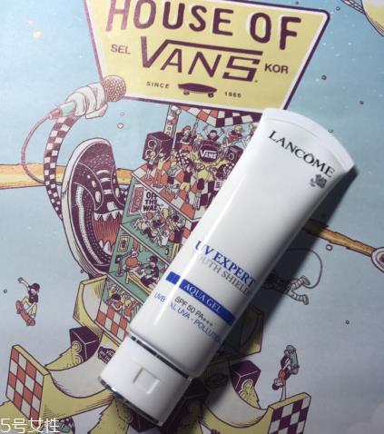 兰蔻空气感防护乳适合什么肤质 痘痘肌适用的防晒