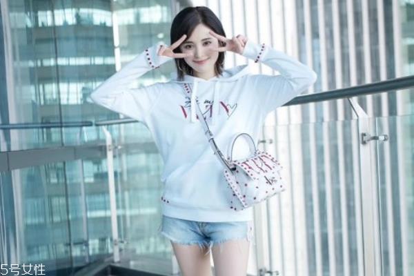 华伦天奴七夕限定包包在哪买 再不抢就没了