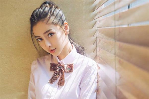 发际线高适合扎马尾吗 发际线高怎么扎马尾