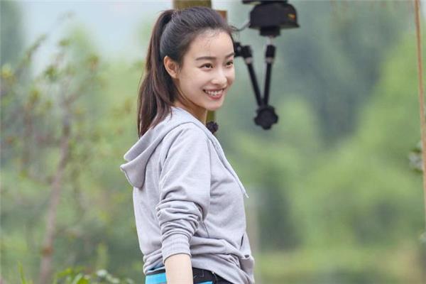 发际线高适合扎马尾吗 发际线高怎么扎马尾