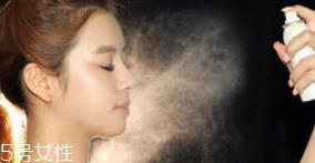 防晒喷雾为什么用得那么快？喷够多才有用