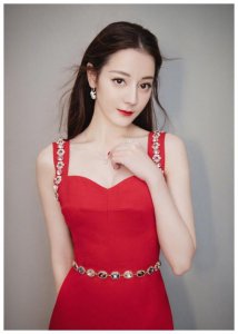 ​迪丽热巴超燃热舞帅爆全场，酷炫大片惊艳众人，网友：胖迪最棒的