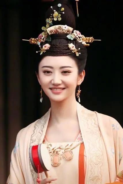 景甜自爆整容失败,大欧式双眼皮撞脸悲伤蛙,情绪一度懊悔抑郁