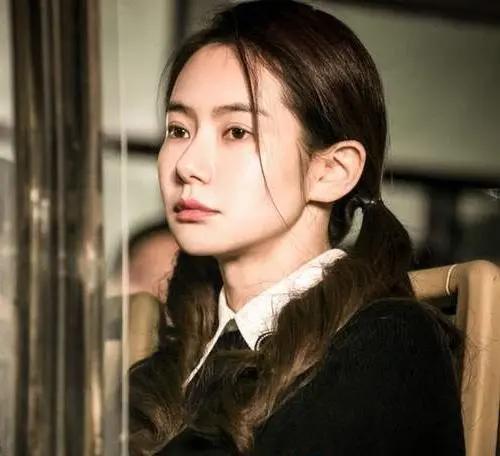 景甜自爆整容失败,大欧式双眼皮撞脸悲伤蛙,情绪一度懊悔抑郁