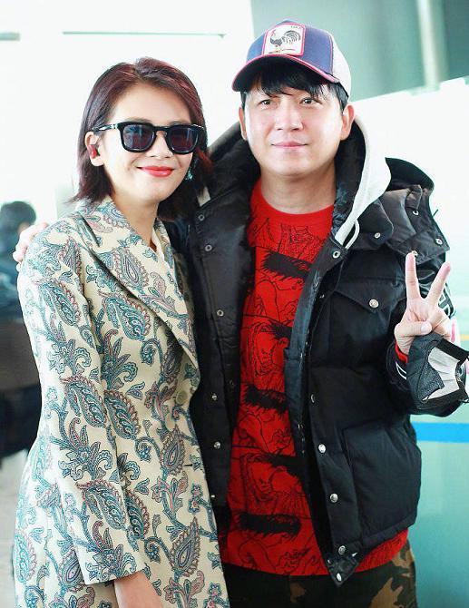 潘粤明机场偶遇刘涛被无视，500年后，许仙对白娘子似曾相似