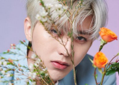 ​蔡徐坤鞠婧祎五年前同框照被扒，看清二人五官，谁动了脸蛋很显然