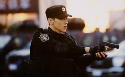 ​白敬亭童年照被曝光,造型奇奇怪怪粉丝笑喷：邢克垒不要面子啊?