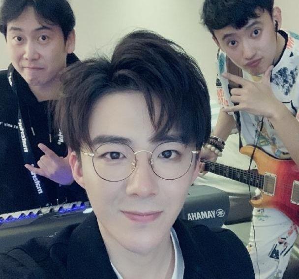 刘宇宁将踢馆《歌手》,实力却屡受质疑,回应:给我一首歌的时间