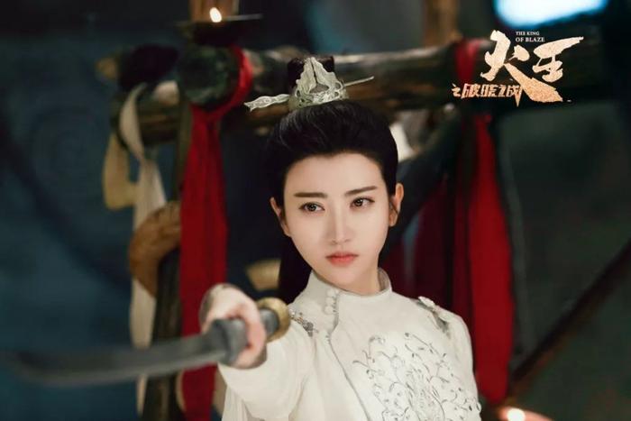 景甜新剧热血开播,化身俊俏小公子,狂撩男主陈柏霖