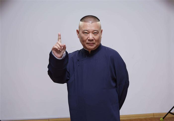 郭麒麟回天津老家,看望母亲胡中惠,郭德纲前妻长相首次曝光!