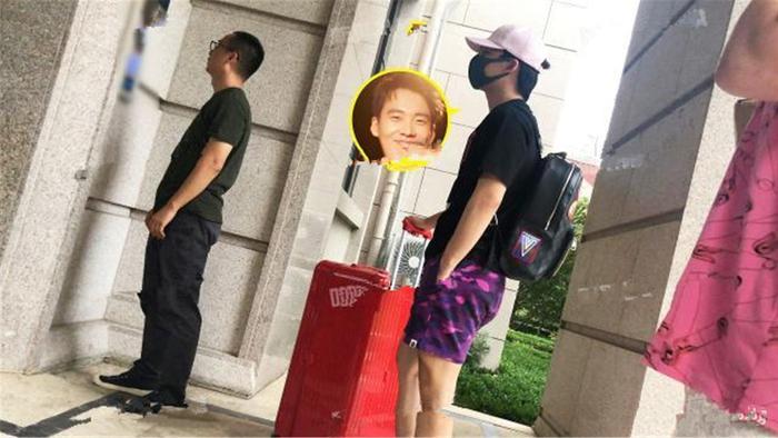 郭麒麟回天津老家,看望母亲胡中惠,郭德纲前妻长相首次曝光!