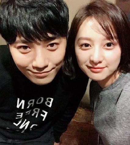 宋仲基与宋慧乔已交往两年!仲基爸爸自曝很早看到她